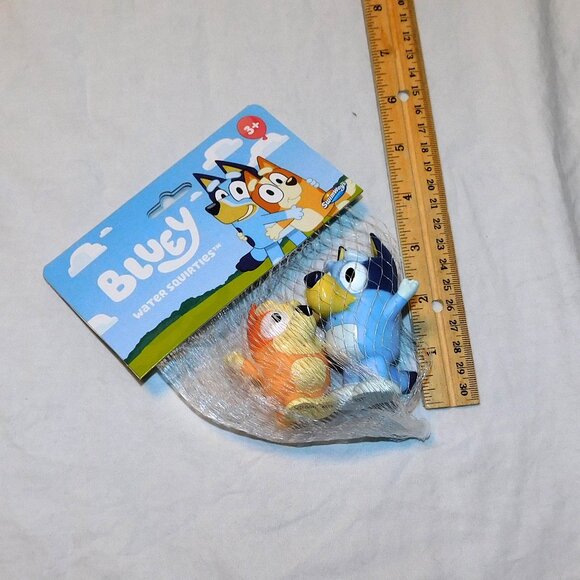 Bluey Bath Toys Pool Water Squirters Bingo 2 Figure Dogs Disney Junior NEW - Picture 2 of 3
